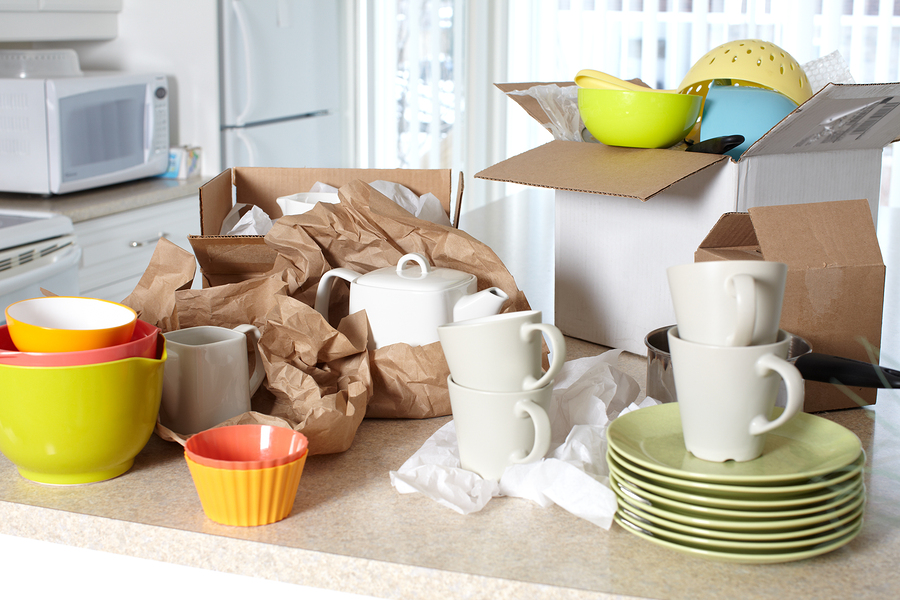 Правила упаковки комплектов посуды при переезде